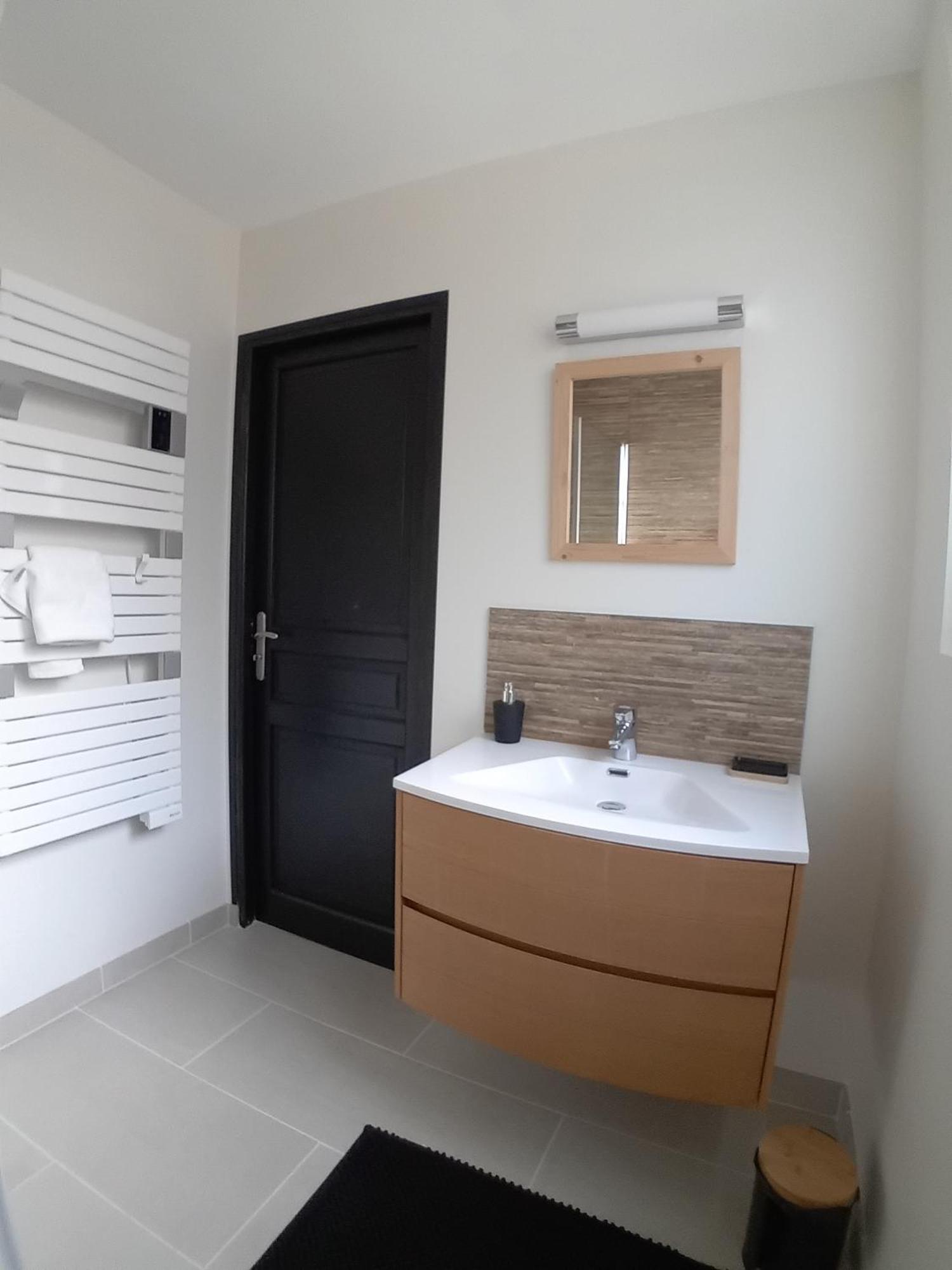 Climats Des Echaliers Apartment Beaune  Room photo