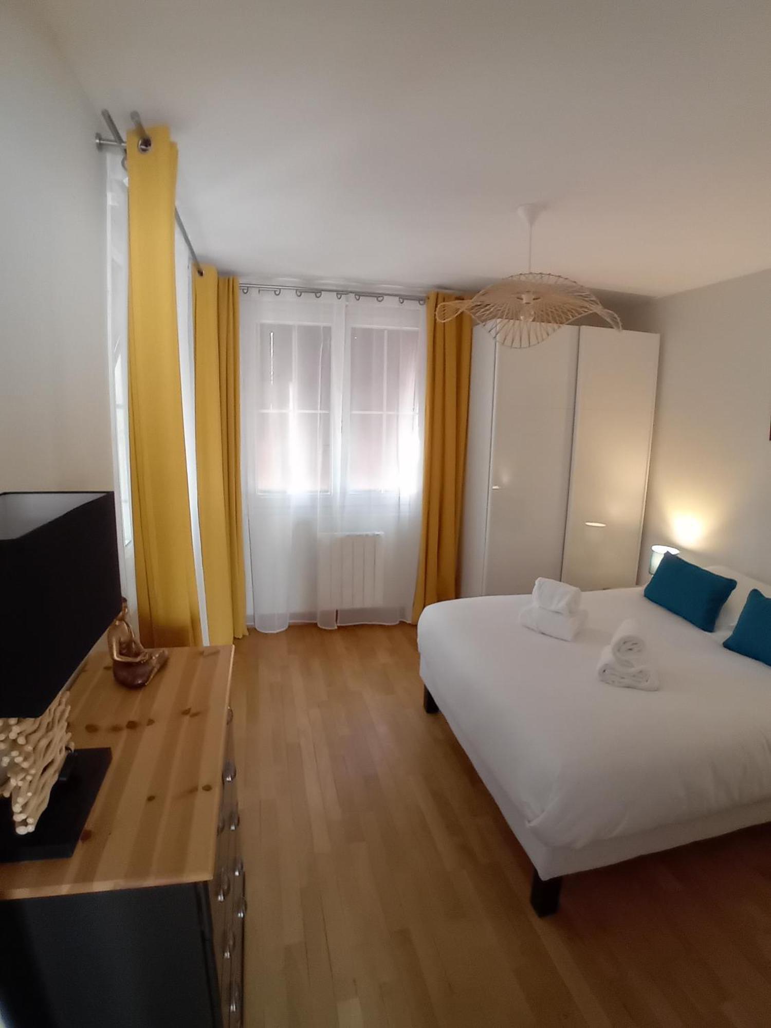 Climats Des Echaliers Apartment Beaune  Room photo